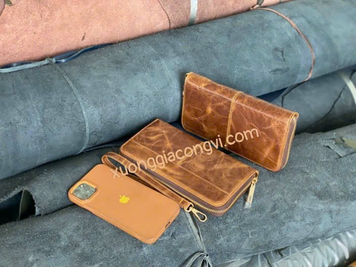 xưởng ví tại TPHCM tuyển sỉ và nhà phân phối các mặt hàng đồ da thật